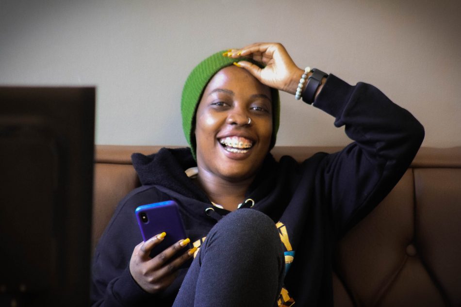 Enjoy our fast internet and lounge area